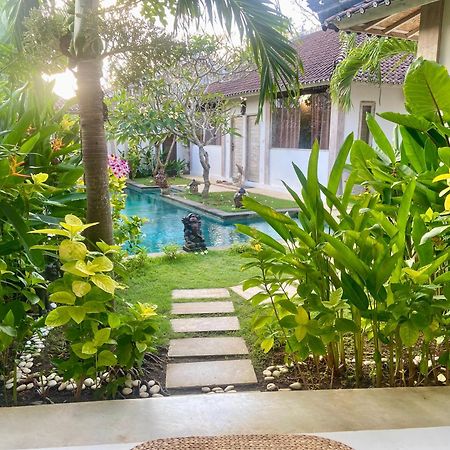 Damai Uluwatu Hotel Exterior photo